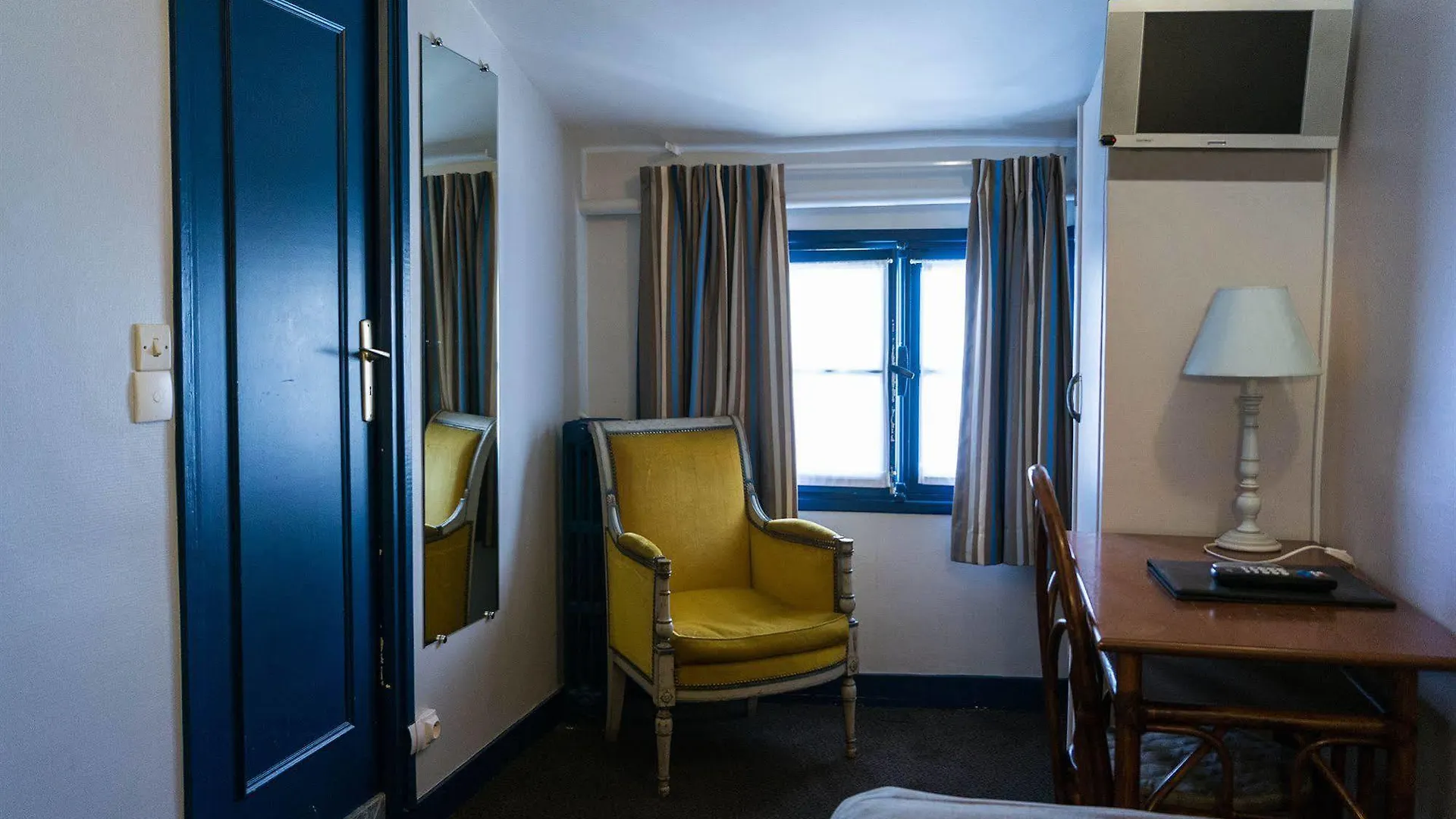 Hotel Exelmans París 2*,