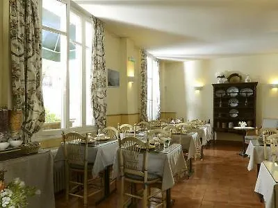 **  Hotel Exelmans París Francia