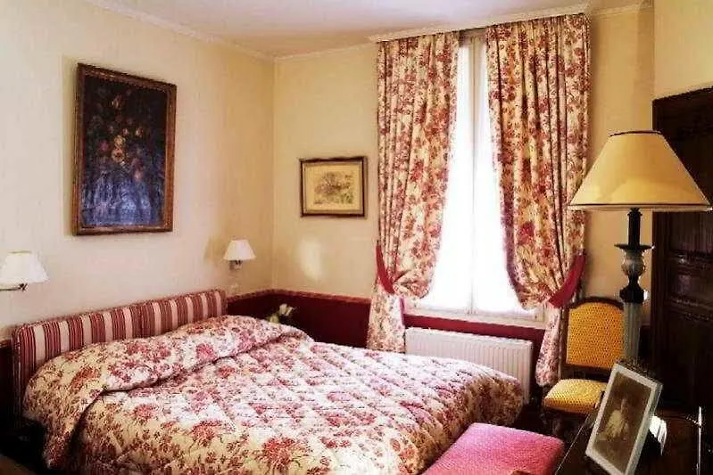 **  Hotel Exelmans Paříž Francie