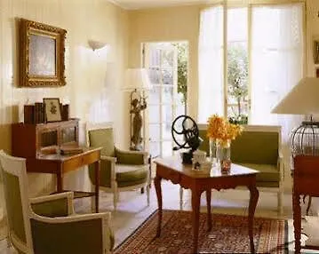 ** Hotel Hôtel Exelmans Paris France